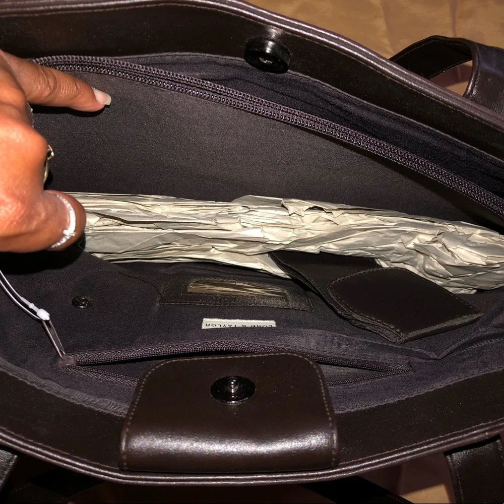 BNWT Lord and Taylor tote, leather - Picture 5 of 12